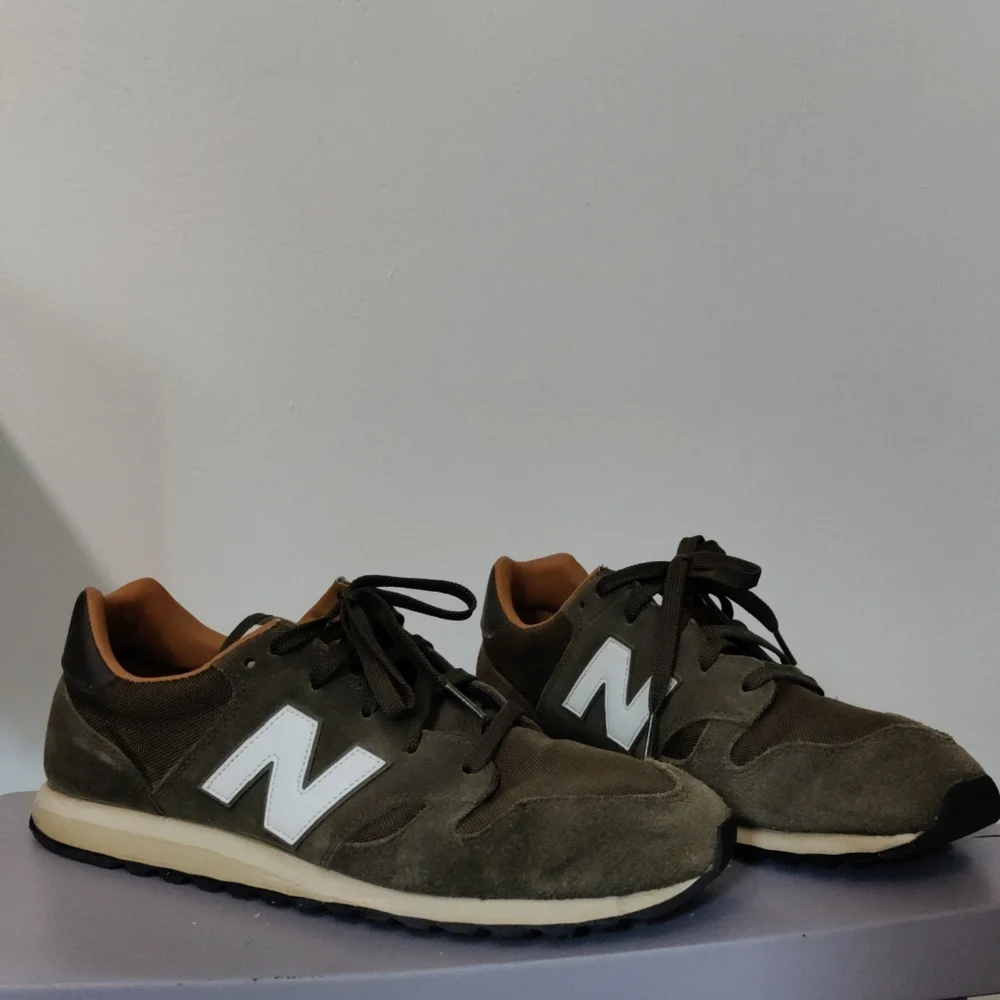 New Balance 520 in the Military Dark Triumph/Brown Sugar colorway. - Picture 1 of 13